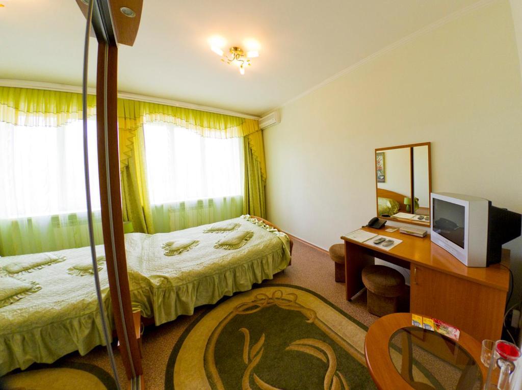 Kristina Hotel Zaporizhia Zimmer foto